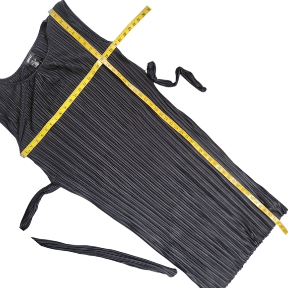 DKNY🔖NWT! Black Sleeveless Pleated Midi Dress - Size 10 - Picture 9 of 13